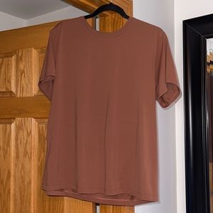 Lululemon Tee size 6